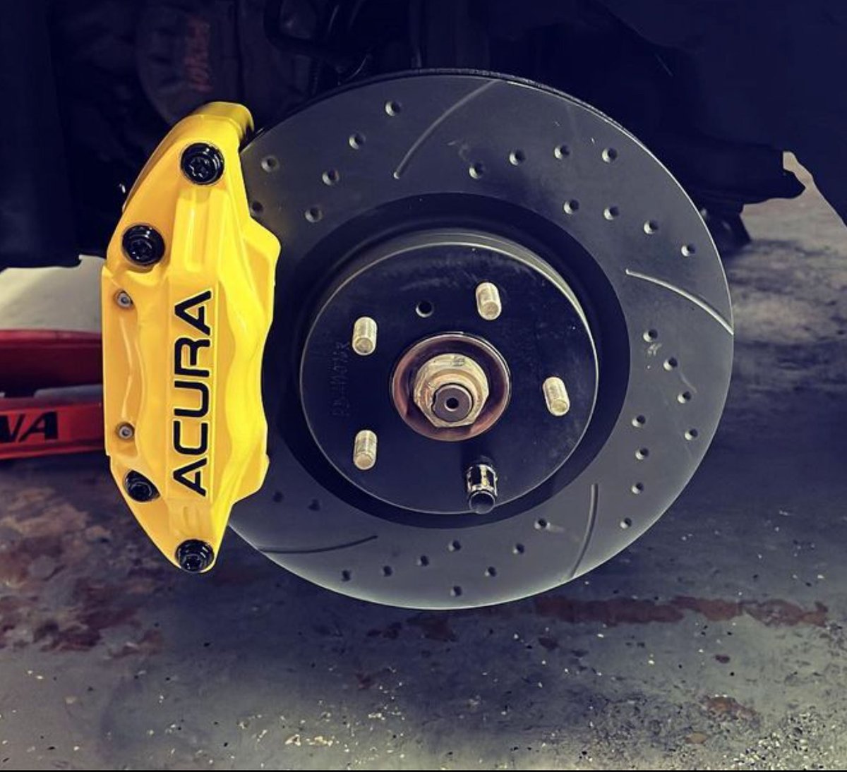 BrakePerf's tweet photo. RL caliper upgrade for the TL paired with @brake.performance rotors. @jay_greentls
https://t.co/84KJ3yl1hs
#bigbrakes #rlbigbrakes #stoppingpower #brakeupgrade #brakeperformance #brakeperformancerotors #acura #acuratl #acurarl #honda #nsx #vtec #nsxgram #nsxprime #nsxlife https://t.co/LdAjlUb8rx