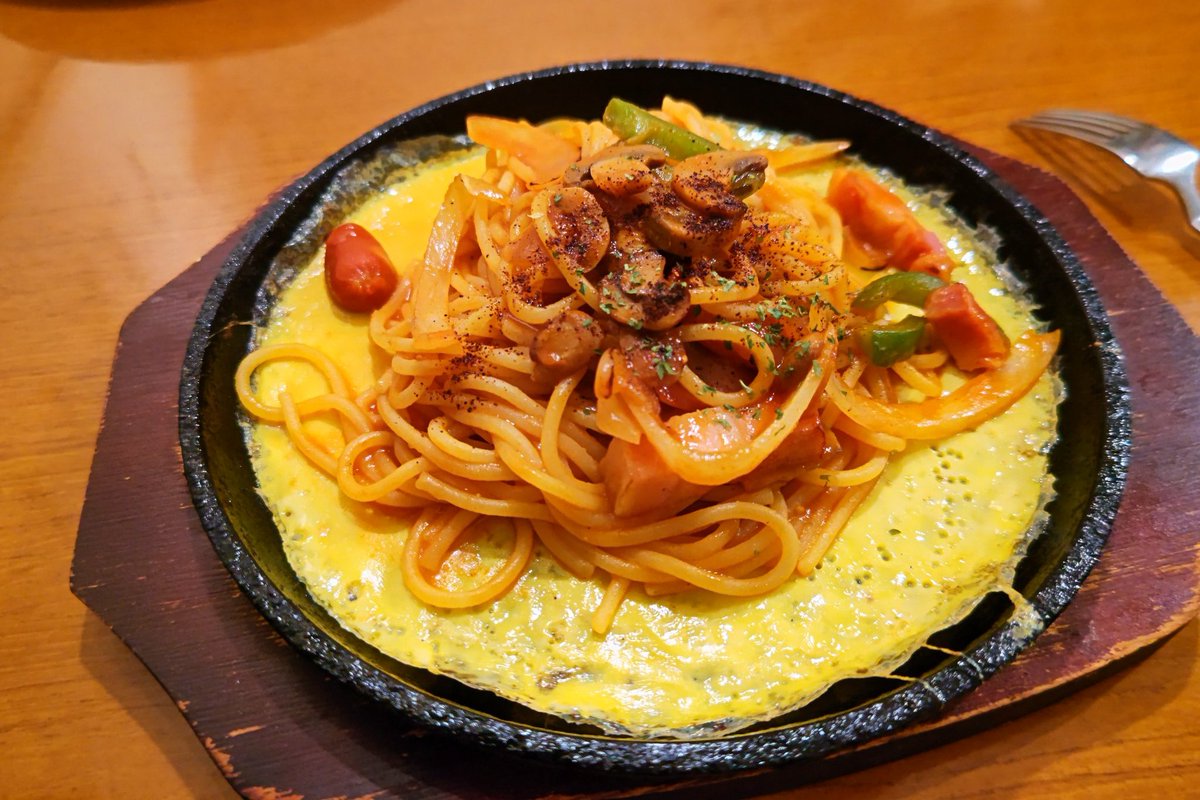 tintaotyaozu's tweet photo. 夕食は、娘と息子と妻とスパゲッティー
昔ながらのナポリタン
マルゲリータ シェア
#SPA21 https://t.co/l2PoMOuY5n