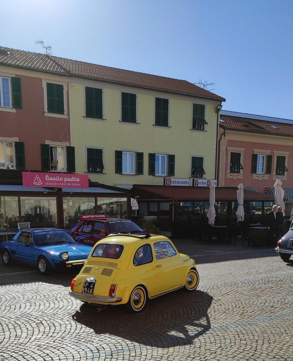 Bunjee_jumping's tweet photo. A 180.000 giri su una coupé 💛
#rkomi #rkomi🌹 #taxidriver+ #500 #fiat500 #tigullio #tigulliomotorclub #chiavari #liguria https://t.co/iQR4g55EpW