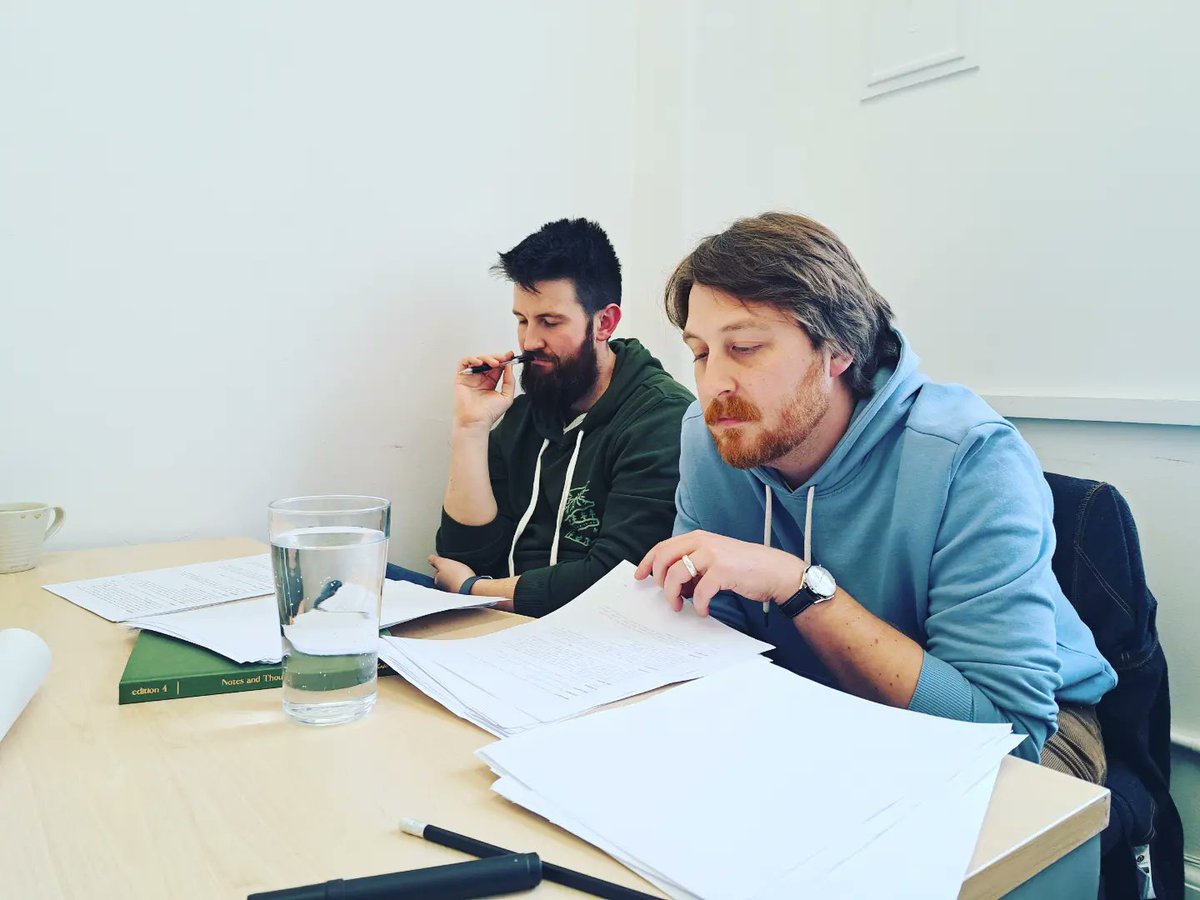 DownStageWrite1's tweet image. Great start to our script development work on new play Onion Soup @exeter_phoenix
Beckett, Pinter and a Waiter tackle life, art and indigestion
#scriptdevelopment #dramaturgy #newriting #theatre #Devon #exeter
