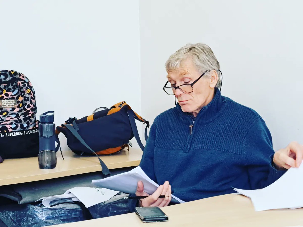 DownStageWrite1's tweet image. Great start to our script development work on new play Onion Soup @exeter_phoenix
Beckett, Pinter and a Waiter tackle life, art and indigestion
#scriptdevelopment #dramaturgy #newriting #theatre #Devon #exeter