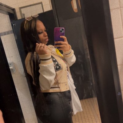Doll22Chynaa's tweet photo. #NewProfilePic https://t.co/dXDDSkcGx2