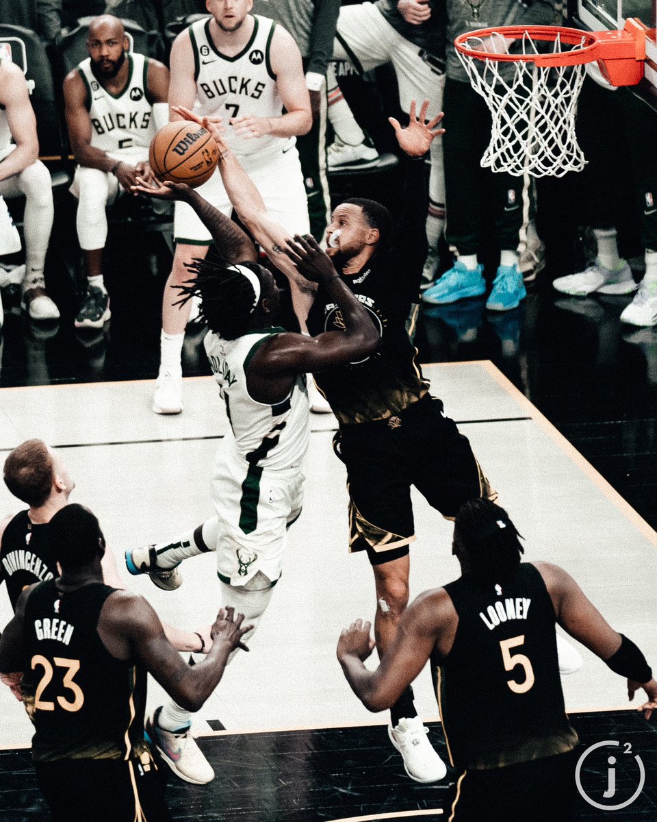 Lmao Steph’s mouthpiece was hanging outta his mouth on the game saving block 🤯