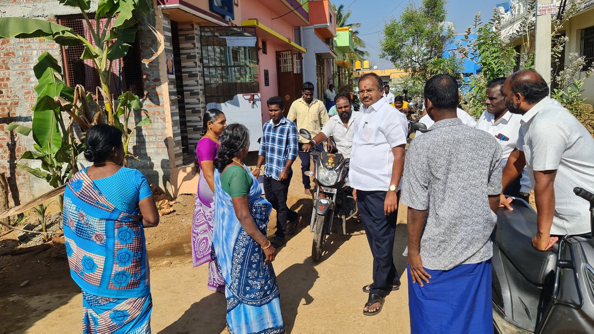 SalemPmkIT's tweet photo. #இல்லம்_தேடி_MLA 
#சேலம் மேற்கு தொகுதி, சேலத்தாம்பட்டி ஊராட்சி , கிழக்கு வட்டம் பகுதியில் .மக்கள் சந்திப்பில்...
@arulramadassMLA அண்ணன்
#PMK #Salem 🇷🇴 https://t.co/70tMfPdlhU