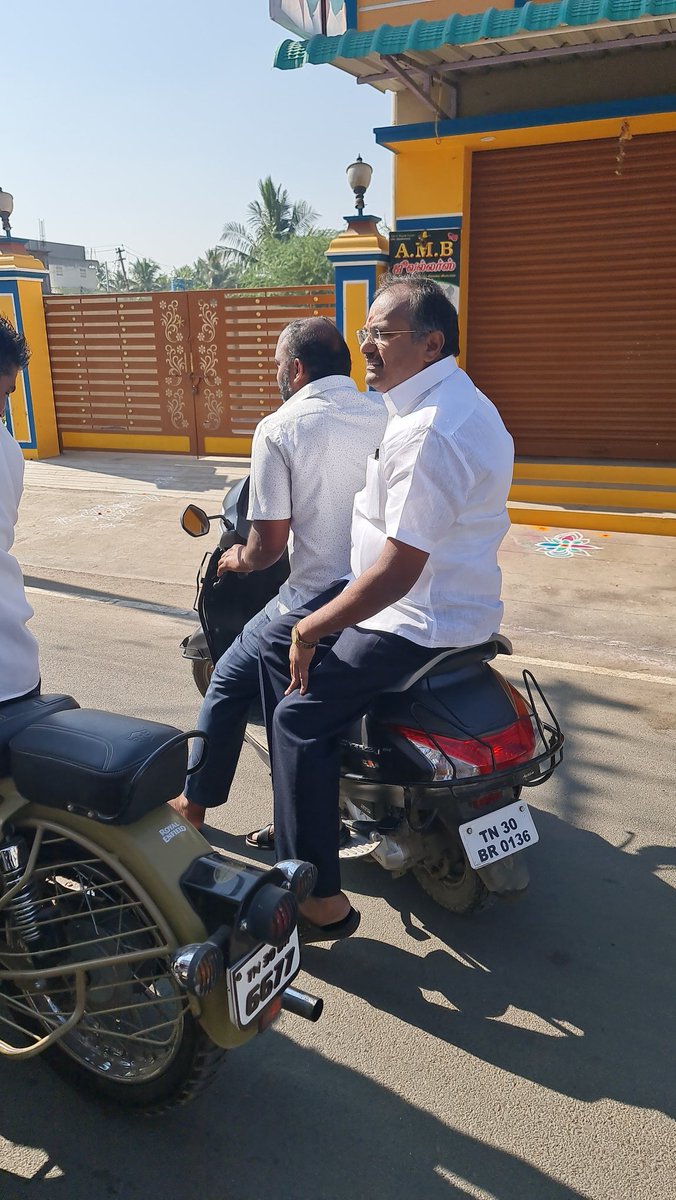 SalemPmkIT's tweet photo. #இல்லம்_தேடி_MLA 
#சேலம் மேற்கு தொகுதி, சேலத்தாம்பட்டி ஊராட்சி , கிழக்கு வட்டம் பகுதியில் .மக்கள் சந்திப்பில்...
@arulramadassMLA அண்ணன்
#PMK #Salem 🇷🇴 https://t.co/70tMfPdlhU