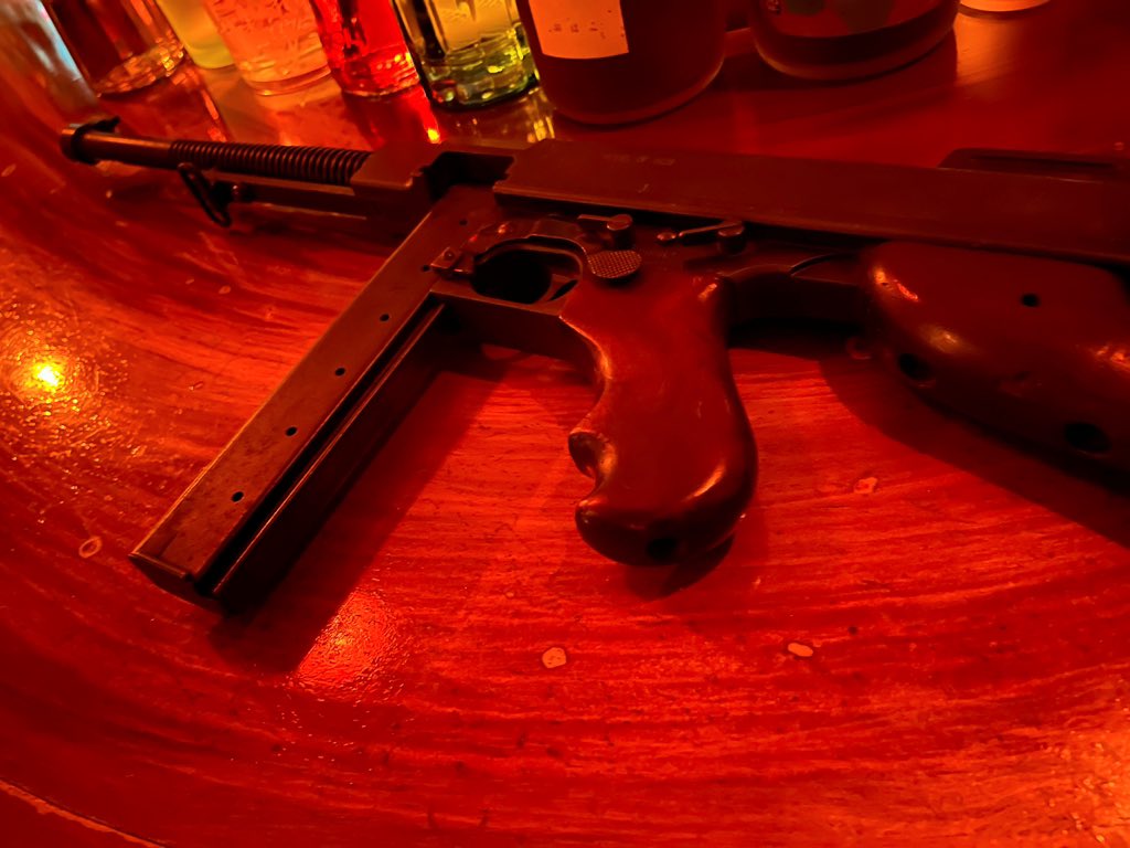 systema_ceo's tweet photo. めまいがするくらい
いちいち、すごかった

重くて重くて

手触り、堪らない

モデルガン界の巨人

オーナーは売価を決められないから
久美姐教えてと言うけれど
#ptwじゃないと分からない

こんな逸品に突然出逢えて
幸せというより、ズシッと来ました
ものづくりの真髄の塊
#六研 https://t.co/BaA40lsxyi