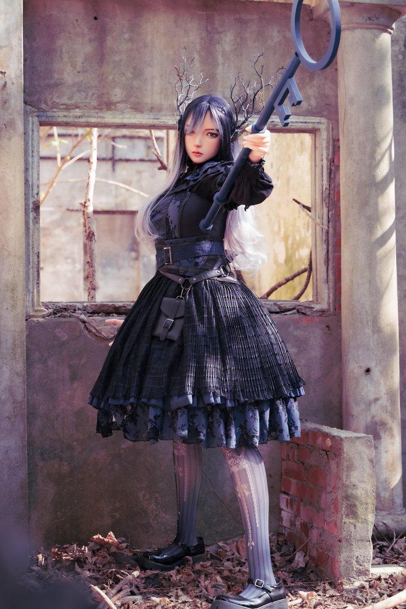 SHEDOLL7's tweet photo. #shedoll
#doll
外で写真を撮ることは本当に楽しいですが、疲れます。特に、冷月は特殊な造形になっているため、私は完全に心の中で大型のBJDドールのように感じました。撮影者の努力に感謝しています。忙しく働いた後、撮影者が回転寿司を求めたのはとても可愛いですね🤭。本当にお疲れ様でした。🙇🏻 https://t.co/UG0ek9vWgA