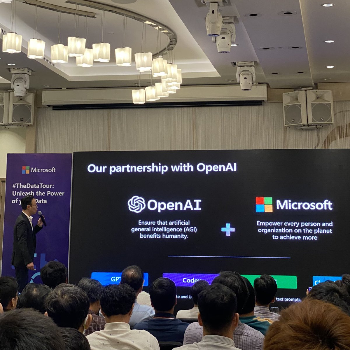 trxuanloc's tweet photo. #CentrixCorporation rất vui khi đã có cơ hội tham gia sự kiện #TheDataForum, một sự kiện chuyên đề được tổ chức bởi #Microsoft với mục đích giúp các doanh nghiệp khai thác tối đa tiềm năng của dữ liệu để đạt được sự thành công trong cuộc cách mạng số https://t.co/fnu27MOZEx