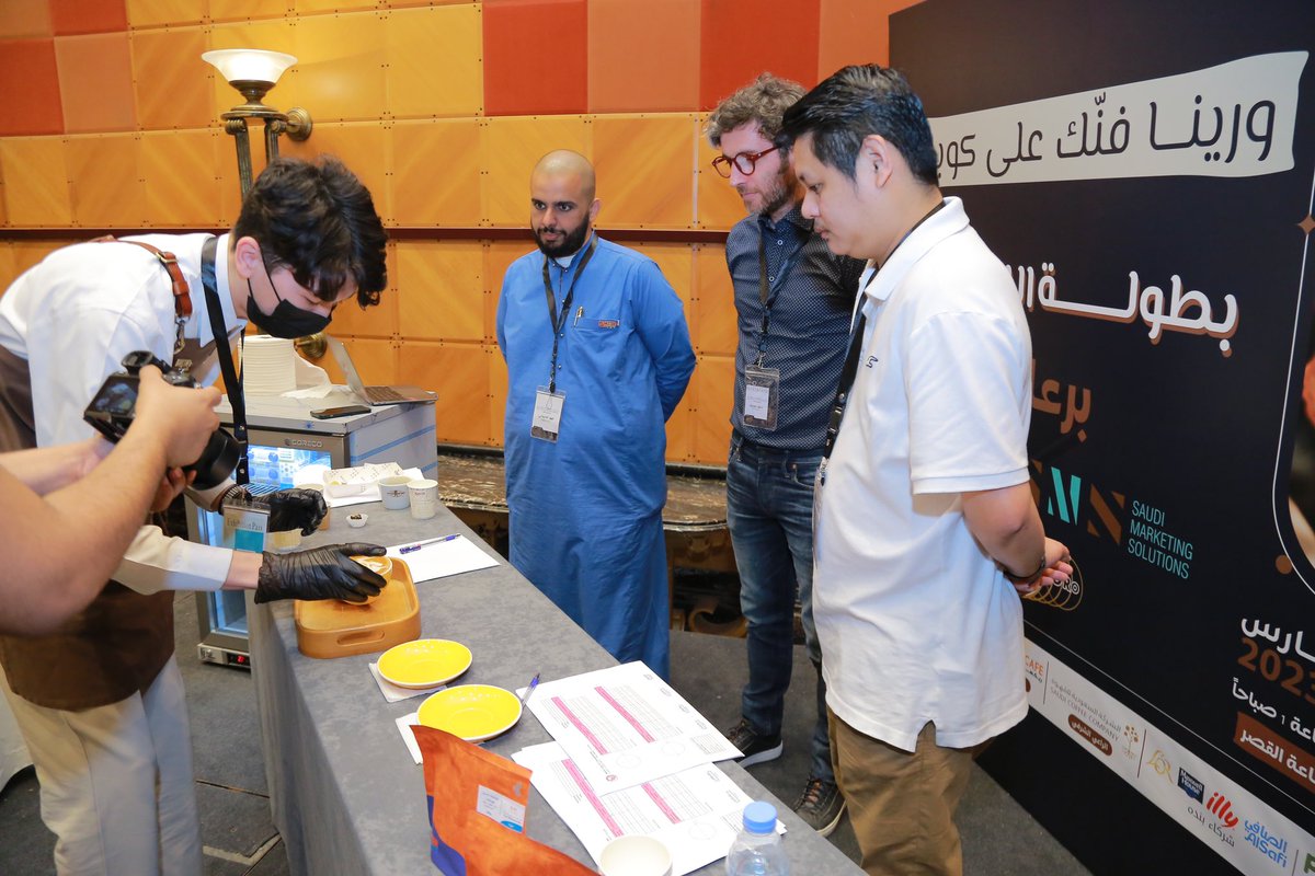 CoffeeandCExpo's tweet photo. كـانت أرواحكم مُبهرة في نقش الفن✨👏

#معرض_جدة_للشوكولاتة_والقهوة https://t.co/zpiEu1l1FY