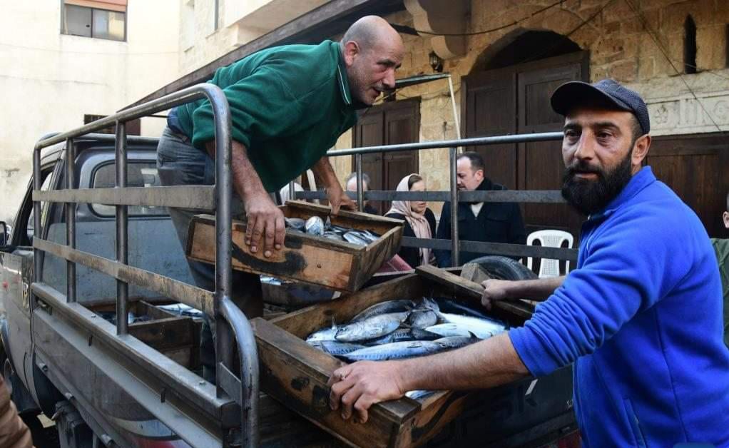 newsupdatemedia's tweet photo. Picha Mbalimbali zinazoonyesha soko la samaki leo hii huko Baniyas, Syria.

Tuambie kunasamaki unaowajua hapo!!!!!!

#sagara #sato #kibua #migebuka https://t.co/WlXo0RjlRI