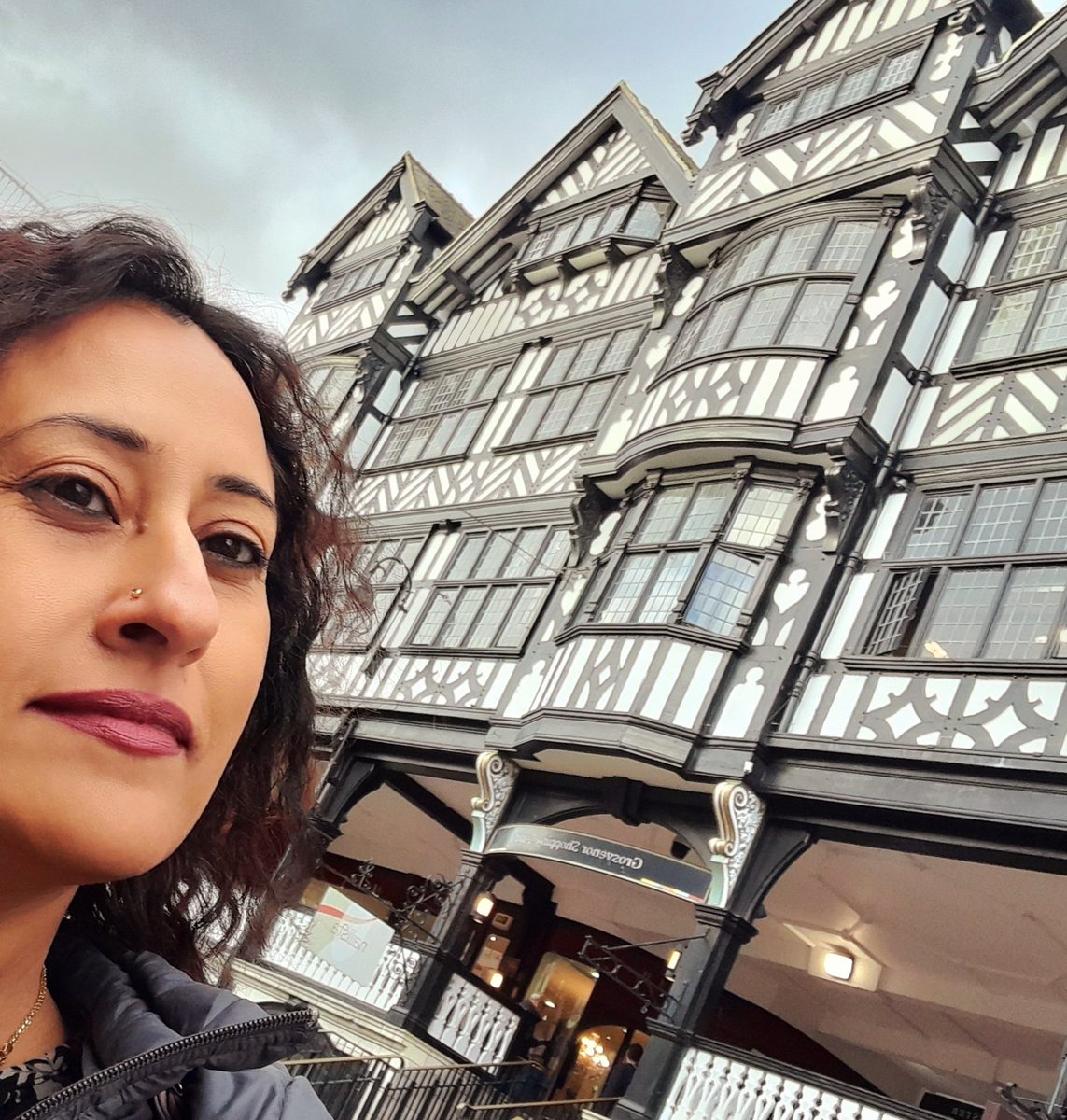 AashiBasra's tweet photo. Old structures in every city/town tells us a story, if only you listen inttently you might even hear the echoes of people who lived there.
My love for old places is undying❤️. Ek yayavar❤️my earth is beautiful! https://t.co/aE6iZVfMcL