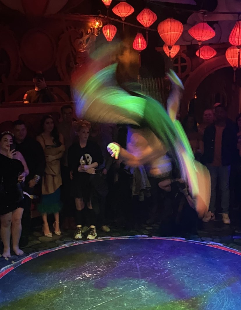 hcglobal22's tweet photo. Handstands, capoeira, a guy swinging from the lamp, and most original of all - a woman using a toilet plunger to talk out of her ass. 🪠 🪠 🪠 👀 Great show tonight at @LostSpirits1 . #LostSpirits #LasVegasNightlife https://t.co/j7V7pA9s6I