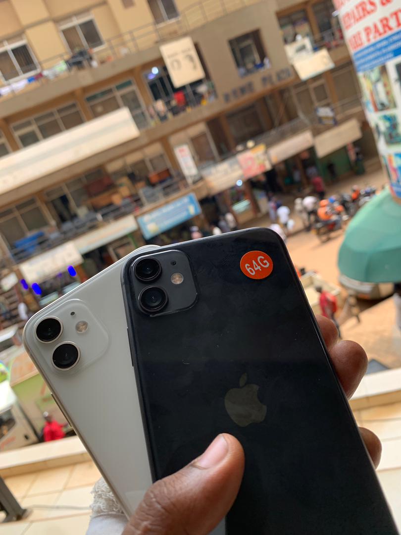 EMatembu's tweet photo. UK used iphones and Samsung contact +256708362459 https://t.co/BRYvvfU2iM