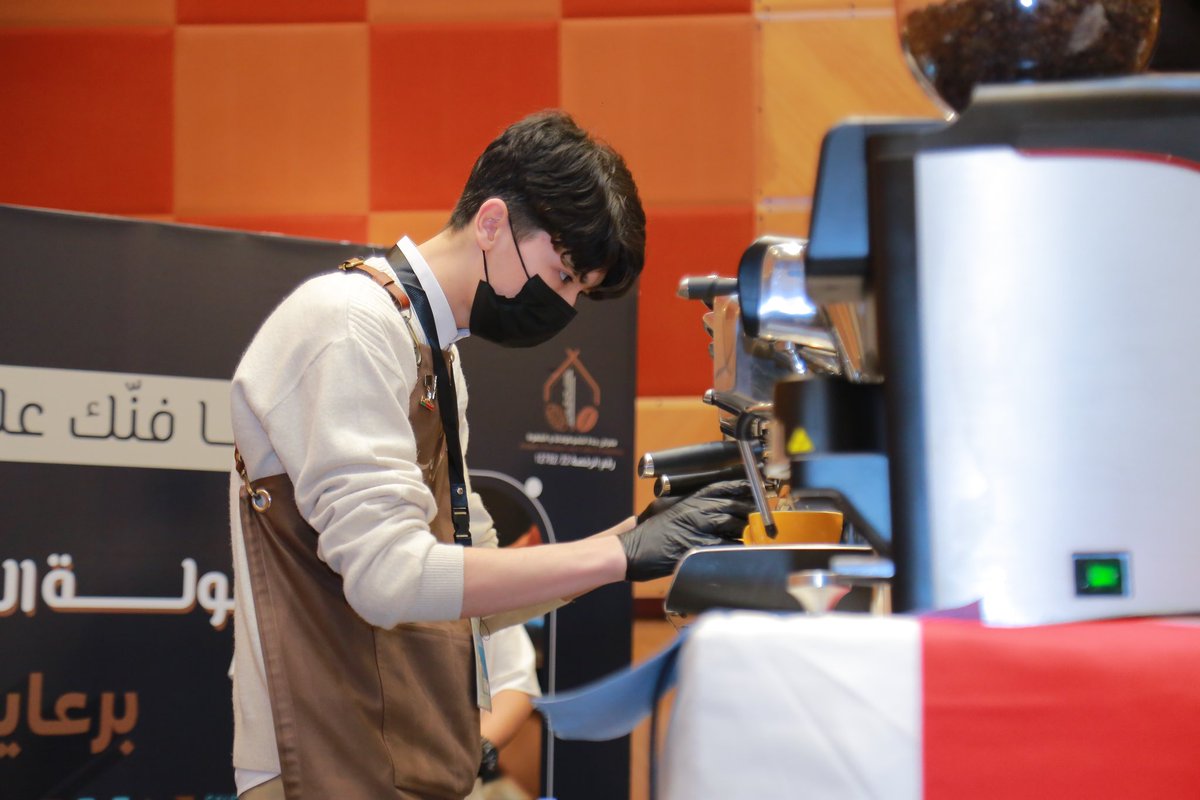 CoffeeandCExpo's tweet photo. عشـنا وقتاً من التنافس والتحدي في بطولة الآرت، شفنا معكم الإبداعات، وعرفنا من اللي قدر يبهرنا ويوصل للمراكز الأولى🏆🤝. 

#معرض_جدة_للشوكولاتة_والقهوة https://t.co/ogHBhuCZdg