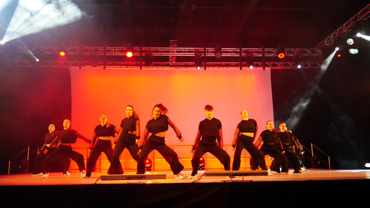 SMCHull's tweet photo. #CommercialDance performance by @SM6Hull at @MOVEITSHOW 2023 #ExcelArena London 11.03.23
@SMCPerfArts @WCSQM https://t.co/7NgSgpoxrz