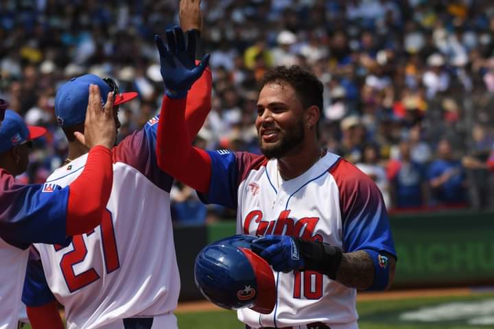 El equipo Cuba estará otra vez entre los 8 primeros del #ClasicoMundialDeBeisbol.
No saque más cuentas, póngale el cuño, sea cual sea el resultado del juego Italia-Países Bajos.
Gana #elCubaClasico a Taipei de China 7-1 y cumple después de un inicio incierto en el certamen.
🇨🇺😍