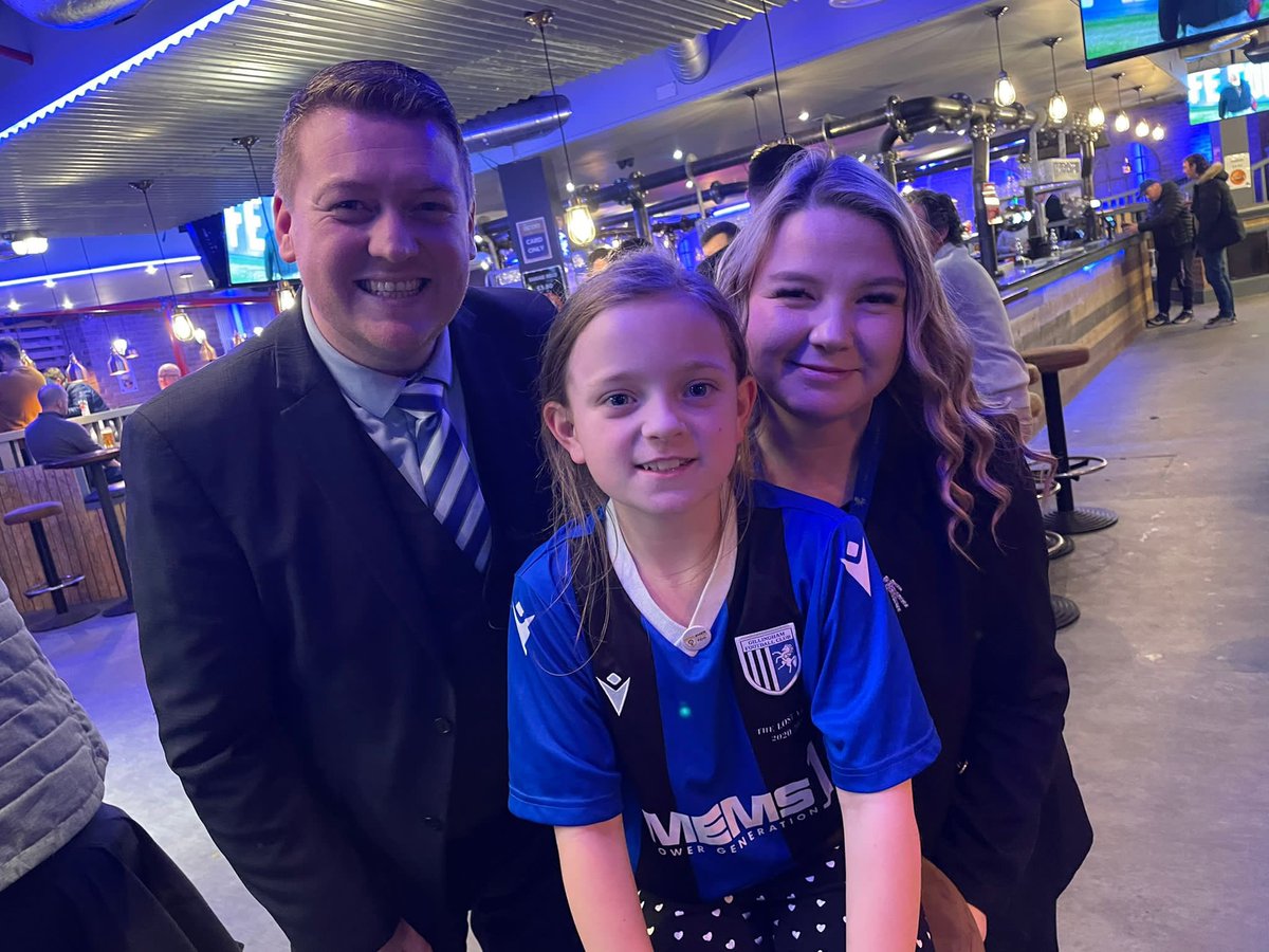 PaigeLauren91's tweet photo. Yesterdays guest of honour and her new #Gills best friends! Honestly, these two are a credit to our club! @meghowarth5128  @JoeComper  thank you for making her day 💙⚽️ @TheGillsFC @HerGameToo @ShannonGalinson @BradGalinson @Checkfish 💙⚽️ https://t.co/D4bNmTpgwE