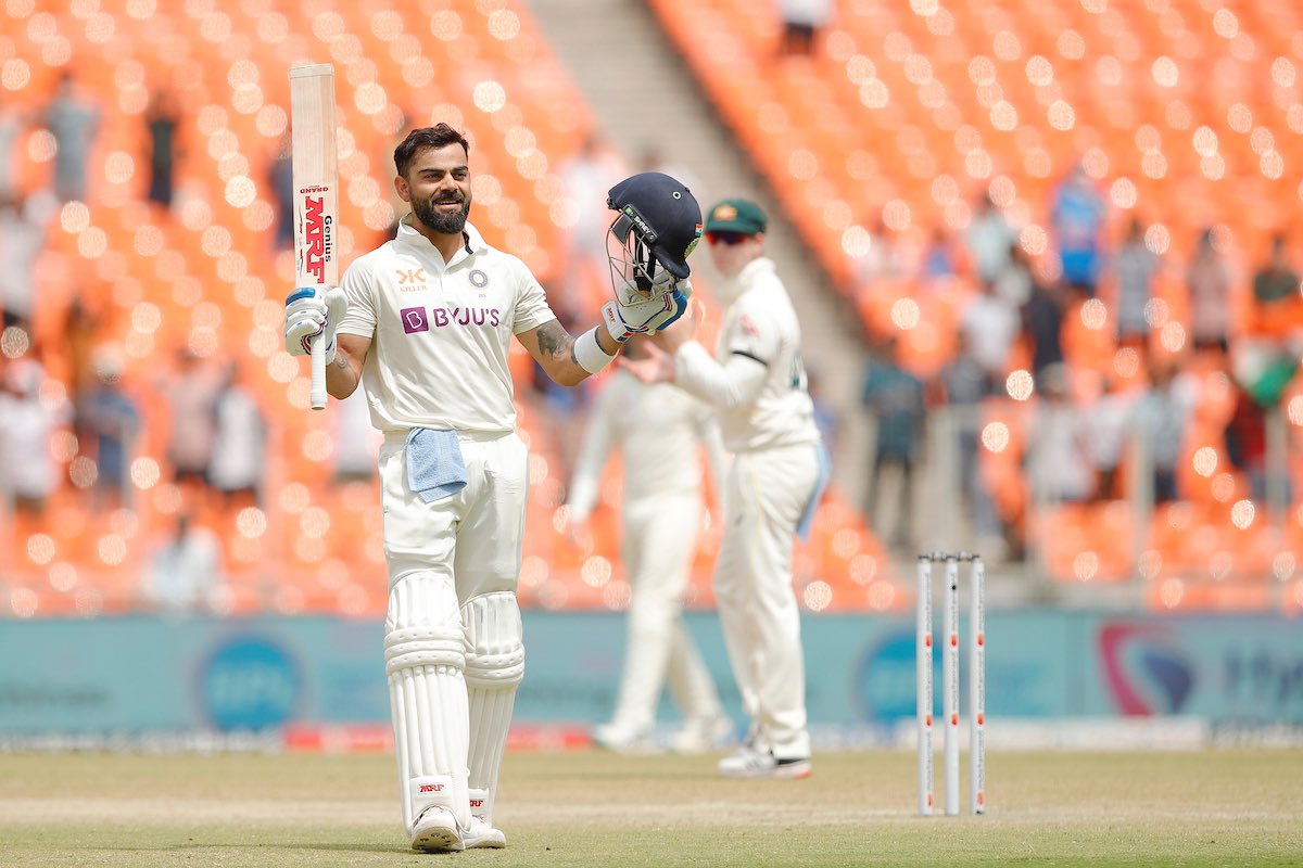 SurajPhapale's tweet photo. Cometh the hour, Cometh the Man 👏
75th It is 😎 @imVkohli #runmachine https://t.co/JhS6tbXAvp