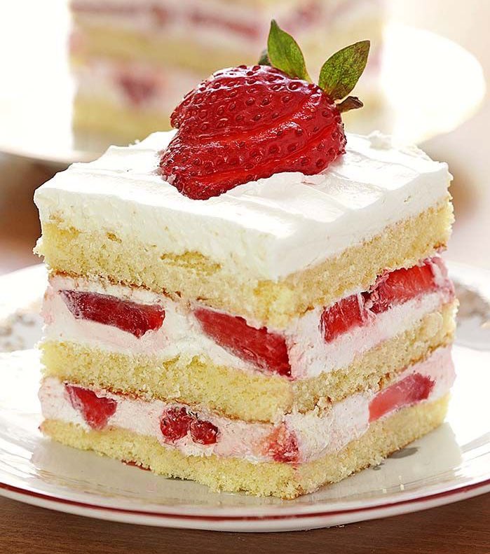 MoMo_LoverBoi's tweet photo. Guess who’s another year older☺️ happy birthday to me💖

Birthday outfit and ordered myself a strawberry treat🥰🍓🥰🍓 https://t.co/jIUApq7VHA