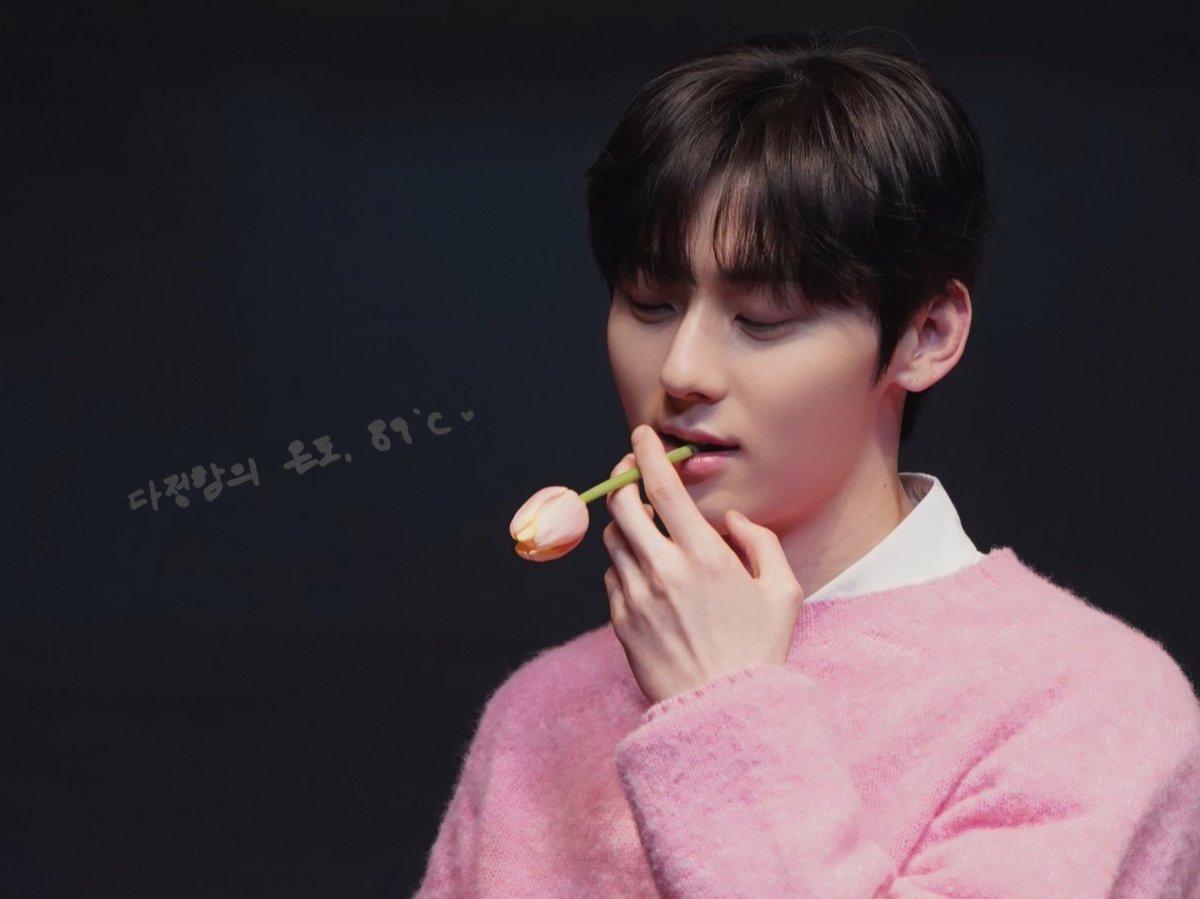 warmhearted_89's tweet photo. 230312 팬파티 preview
잘하고선 부끄러워 하는 🍑
#황민현 #HWANGMINHYUN https://t.co/LYXiO7C7II