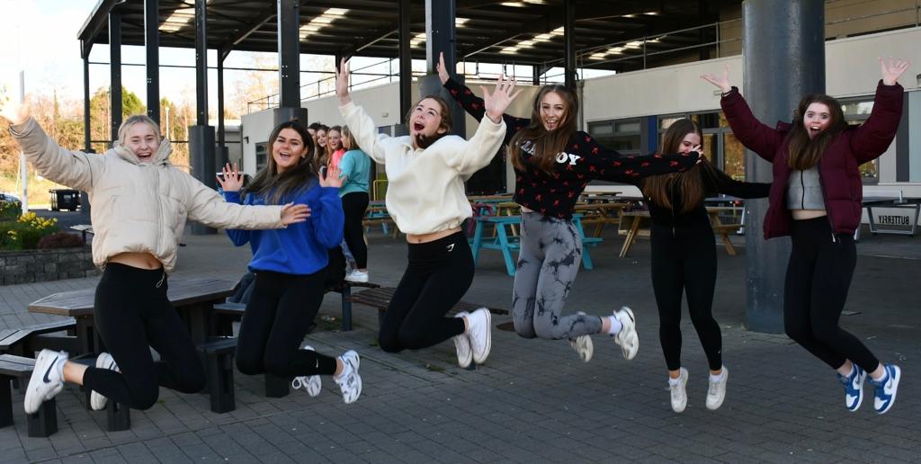 lorraine tweet media