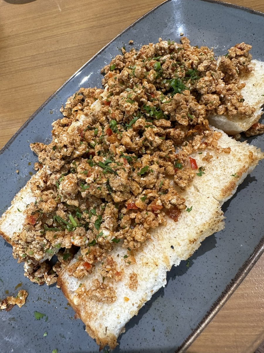 sameersama's tweet image. 28Km Sunday Long Run from Versova to Marine Lines in Mumbai. This heat is going to test all the #bombayrunners 🥵. 
Of course any long run wouldn’t be complete without a good #brunfast. 
Today’s Brunfast was at Smoor in Bandra 😋 #run #runchat