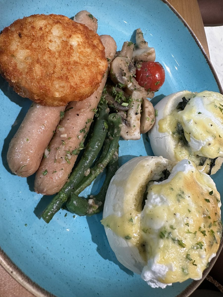 sameersama's tweet image. 28Km Sunday Long Run from Versova to Marine Lines in Mumbai. This heat is going to test all the #bombayrunners 🥵. 
Of course any long run wouldn’t be complete without a good #brunfast. 
Today’s Brunfast was at Smoor in Bandra 😋 #run #runchat