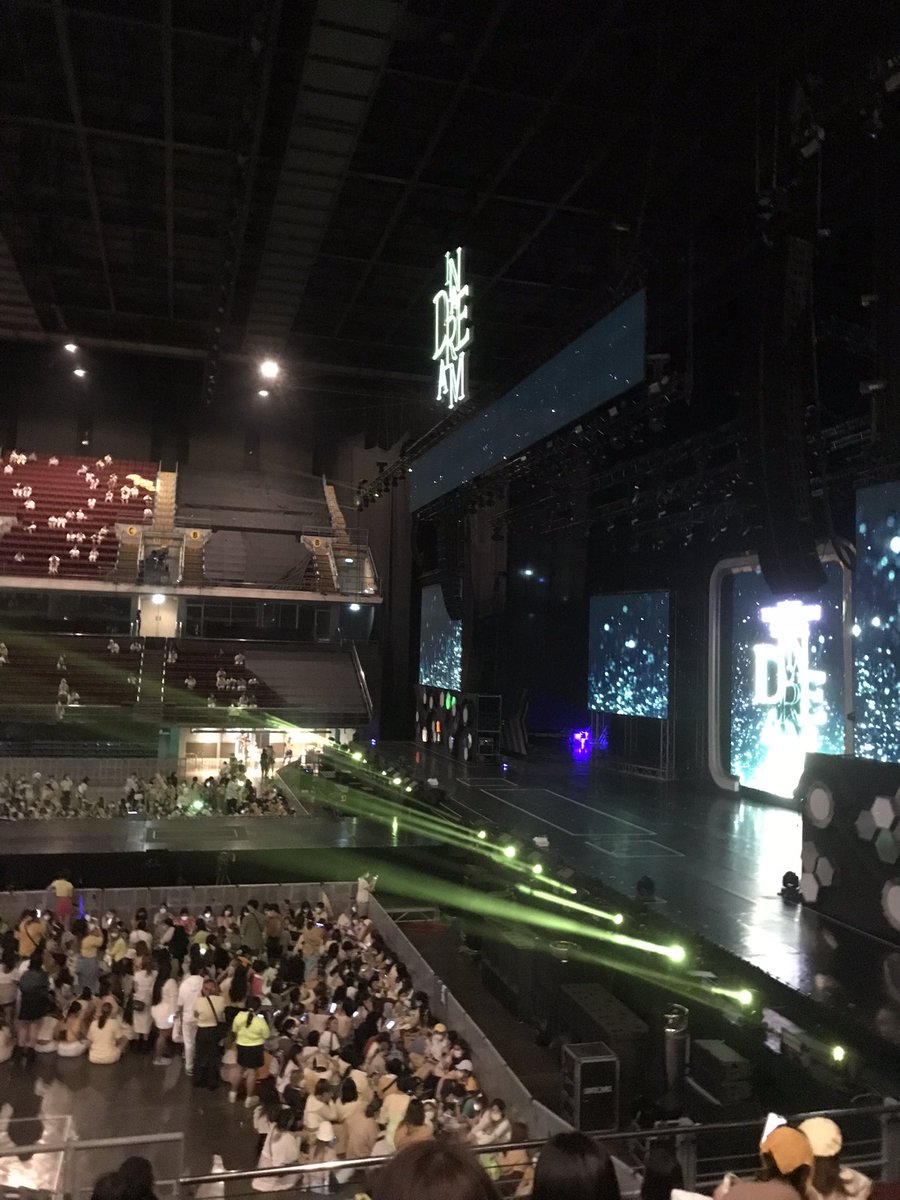 rymochii's tweet photo. SN แถวสุดท้ายก็มะไกลมา��นะคั้บ!
#NCTDREAM_THEDREAMSHOW2 
#NCTDREAM_THEDREAMSHOW2_in_BKK https://t.co/dMtXD43T7Y