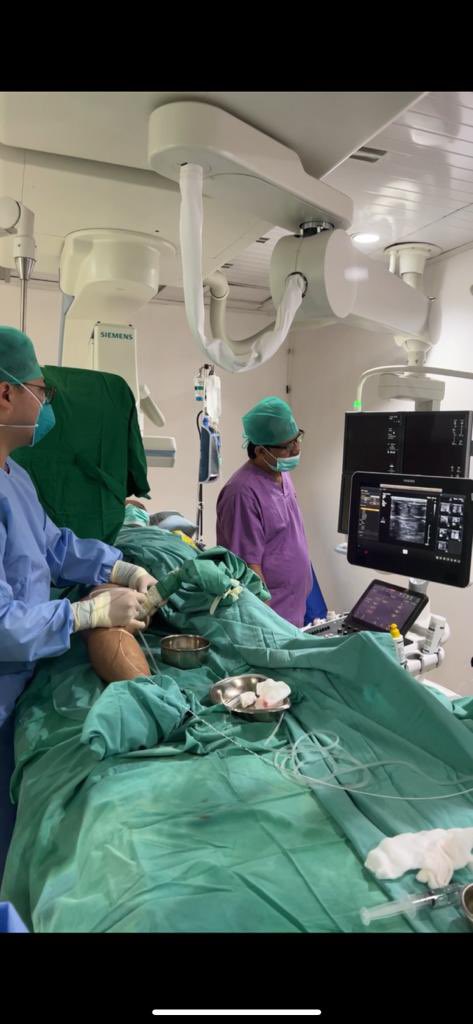 ErwMulia's tweet photo. Happiest day in cath lab…when you don’t have to use any apron lead to do the procedure #norampart #EVLA #cviablation @IntAngiology https://t.co/edS1ZI1my9