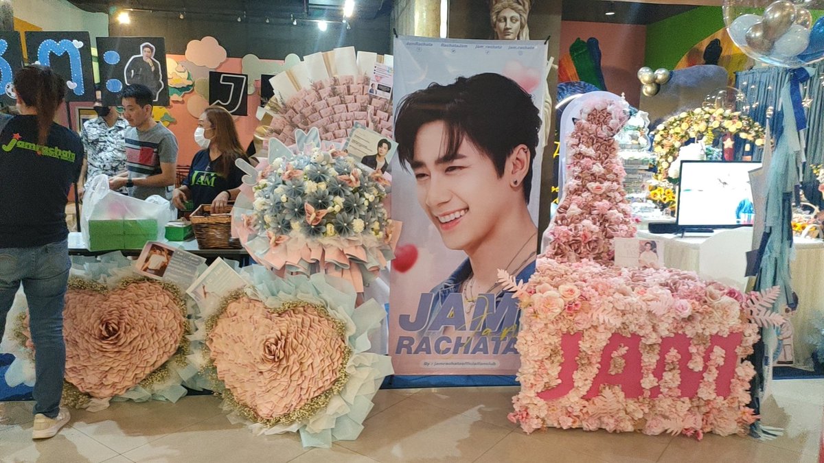ZeeR_0730's tweet photo. @RachataJam

Have fun!

You are the preference, the exception,the first choice and the only.

#JamRachata
#แจมรชตะ 
#JFFancon https://t.co/bWQMq80xvU