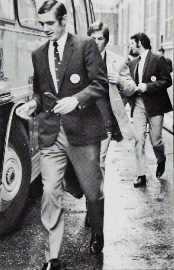 kenny-of-the-celtic-on-twitter-kenny-is-seen-behind-george-connelly