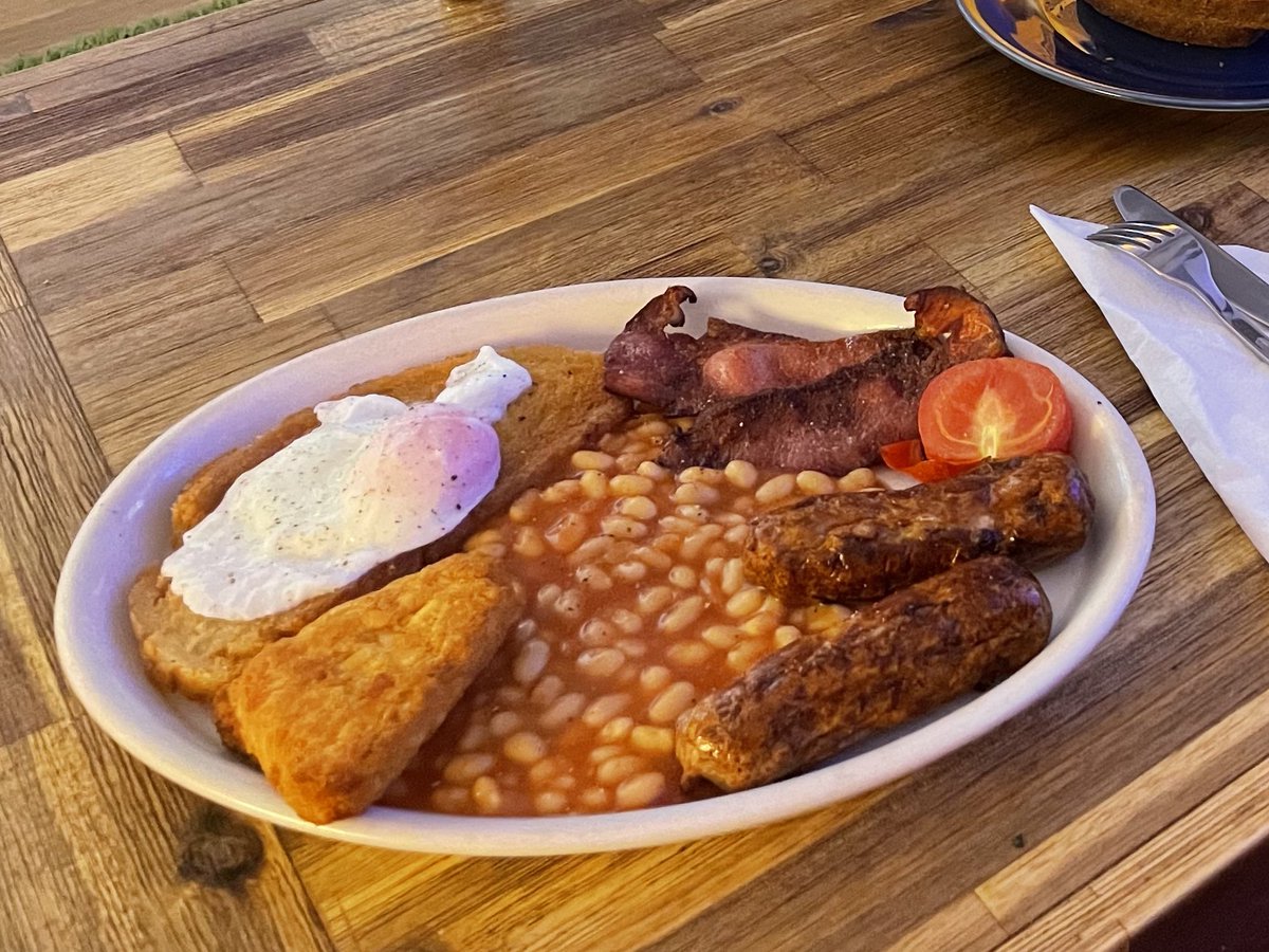 James S🇬🇧 tweet media