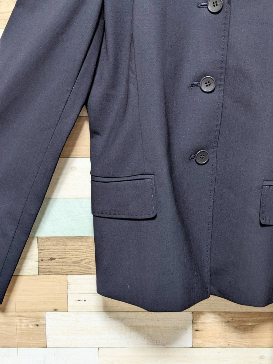 mercari2021's tweet photo. 本日のご紹介したい商品☺
【SDI】ドイツ製廃ブランドのテーラードジャケットです🧥ドイツ製のデザインの良さを感じられるヴィンテージ品です✨
https://t.co/IlpLJdJzJm
#SDI
#テーラードジャケット
#古着
#ヴィンテージ
#レディースファッション
#一点物
#希少
#高級生地
#人気
#モード
#ブラック https://t.co/NpN8Cemzth