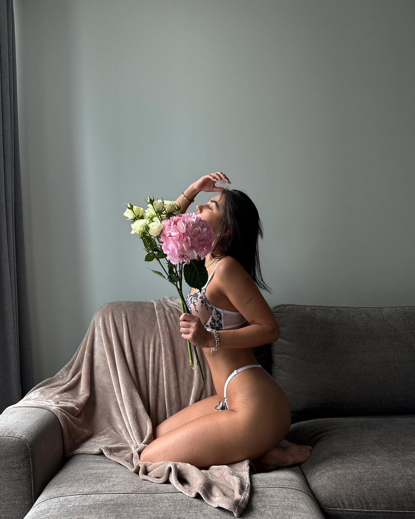 я Лика tweet media