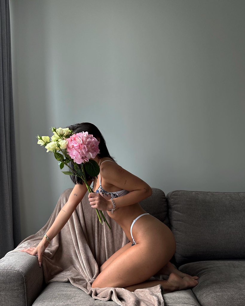 я Лика tweet media