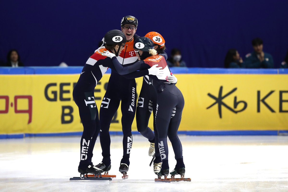 ISU_Speed's tweet photo. When you find out you've just won the FIRST-EVER World Mixed Relay title 👀👏 

The Dutch beat 2022 Olympic champions China 🇨🇳 and Italy 🇮🇹

#WorldShortTrack #ShortTrackSkating https://t.co/DL8LKPJ2M7