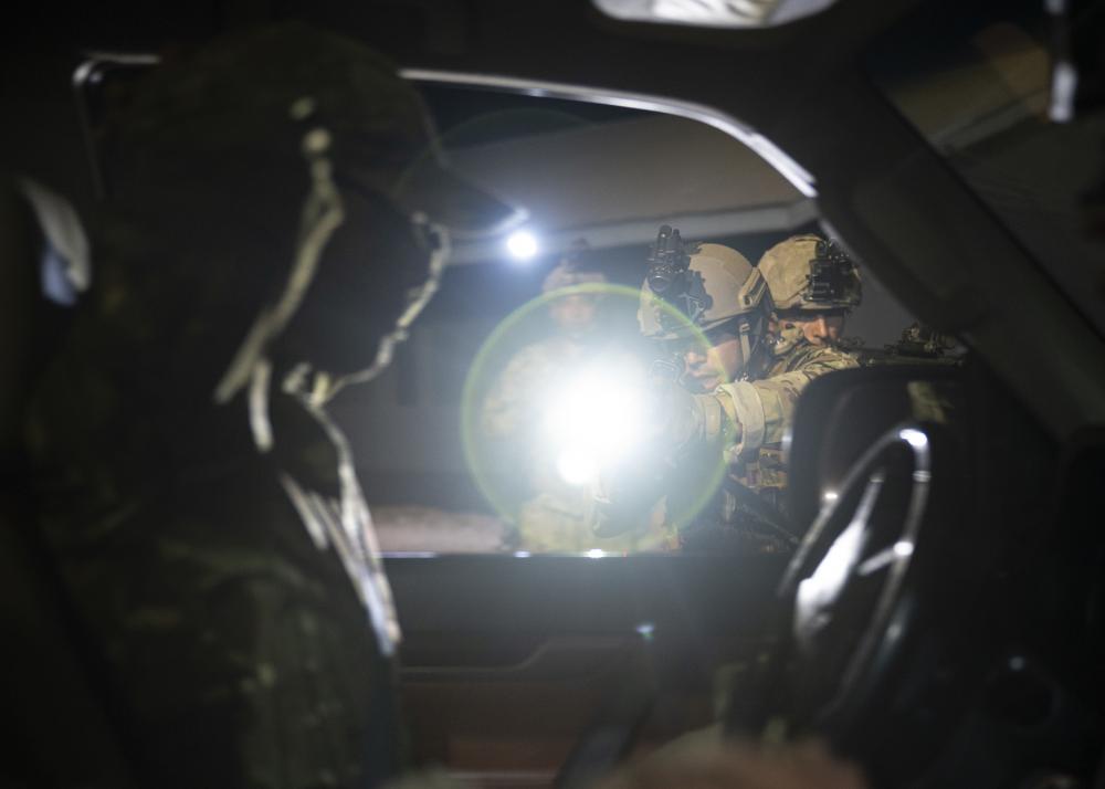 USSOCAF's tweet photo. Tunisian Special Forces conduct vehicle interdiction training at #Flintlock23 in Daboya, #Ghana. The exercise hosts a diverse set of trainings showcasing a wide array of security facets. https://t.co/C6gjgx9cOo