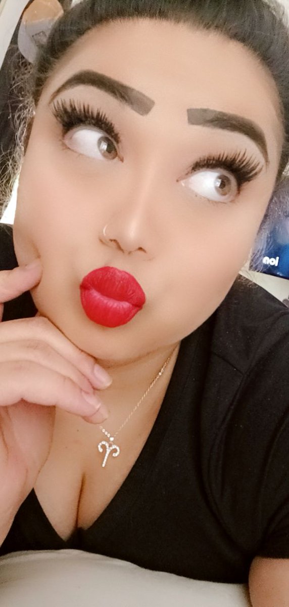 LaPebbles87's tweet photo. All natural pucker lips... Eat your heart out @KylieJenner 💋💋💋 https://t.co/1MPNtd8dQg