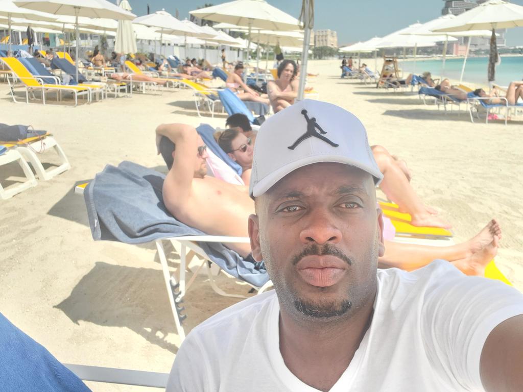 SadateMunyakazi's tweet photo. Ubu kandi aba Contre succès bagiye kuza ngo Umusaza UpOsitinGa, Ulusaza urya Isiiii n'ibindi bica ntege, uhhh ndabasetse😀😀😀 nana bibutsa ko #Marina and #QueenCha baciye Impaka bati #UmUsAzA n'Umu Jeune. https://t.co/EaoSsOjxhz