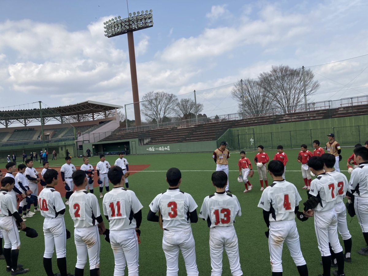 ⚾️3/12野球教室⚾️

昨年、地区CSの舞台となった常陸大宮市民球場が人工芝に改修🏟️

リニューアルイベントとして市内の少年野球教室が開催✨

守備、バッティングの練習をし、最後は、ジャンケン大会で #茨城アストロプラネッツ のグッズをプレゼントしました👕

#巽真悟
#土田佳武
#浅野森羅
#寺嶋祐太