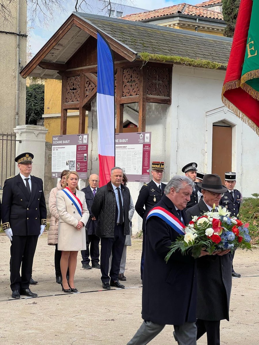 LegionHonneur34's tweet photo. 11 mars, journée nationale d’hommage aux victimes du terrorisme. À @montpellier_ les représentants des ordres nationaux #ANMONM34 et #SMLH34 ont été associés aux dépôts de gerbes aux côtés des députés @LaurenceCristol  et @ph_sorez https://t.co/BWB14PJuaA