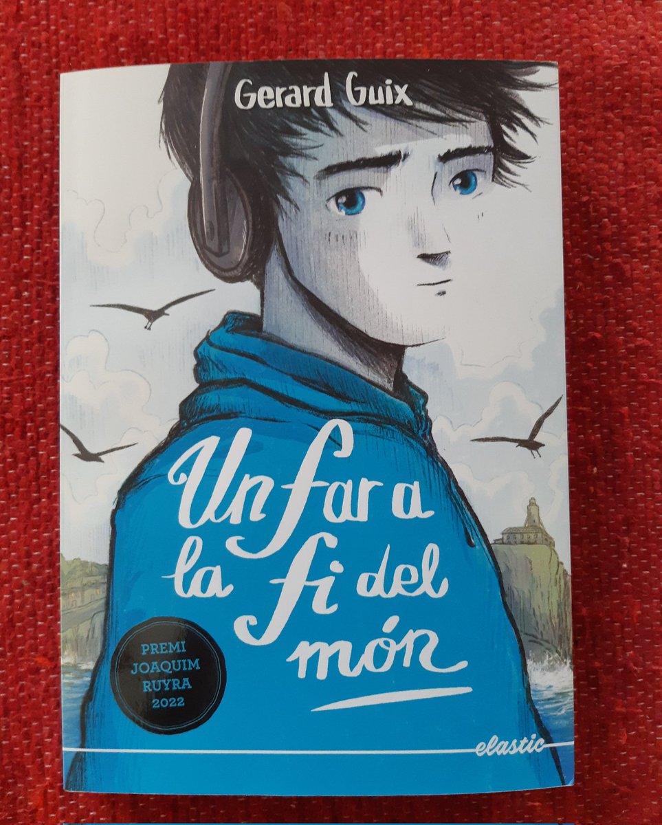 OriolOsan's tweet photo. 📚 És 'Un far a la fi del món' un #Heartstopper català?
@GGuix s'endinsa en l'adolescència 🌈 d'una manera tendra, bonica... i feliç! Fora drames!
No en va, el llibre va guanyar l'últim Premi Joaquim Ruyra de narrativa juvenil.

I amb dibuixos preciosos de la Cristina Bueno 🥰 https://t.co/qjBNdWWNC2