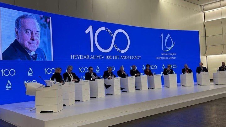 ssproduction_az's tweet photo. X Qlobal Bakı Forumu çərçivəsində keçirilən
"Heydar Aliyev 100 - Life and Legacy" tədbiri

#HaydarAliyev #XGlobalBakuForum #NGIC #XGBF #GlobalBakuForum #Baku #Azerbaijan #HeydarAliyev #HeydərƏliyev #HeydarAliyevCenter https://t.co/ocyPVkwiS0