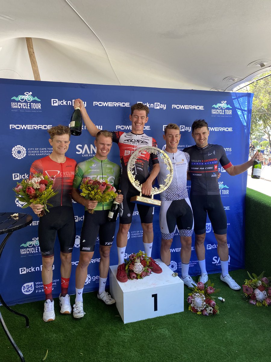 KleinConstantia's tweet photo. Congratulations to the winners of the Cape Town Cycle Tour! Cheers to an amazing race, crack open the bubbly and celebrate!🥂🙌🏻🚴🚴♀️🏆
#RidewithKC #TasteTheReward @CTCycleTour https://t.co/5rtQdLVl4F