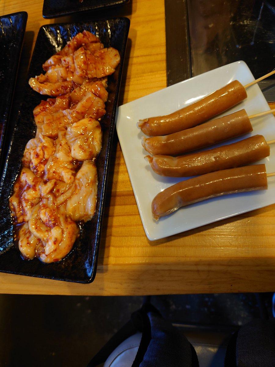 K9kgY's tweet photo. 今日は久しぶりに友達とガッツリと、お肉食べてきたよ(*´艸｀*)
お肉とお酒最高でした☆
ごちそうさま(*´人｀)
まだ、ほろ酔いだけど練習をサボるわけにはいかないっ！(>ω<)
ゲームもしたいけど…もうすぐスタジオ練習あるから、まずは練習して時間あったら、ゲーム(*´艸｀*) https://t.co/fhir3gbhIj