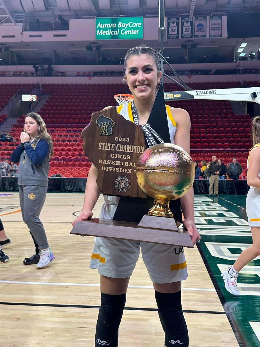 Coach Chloe tweet media