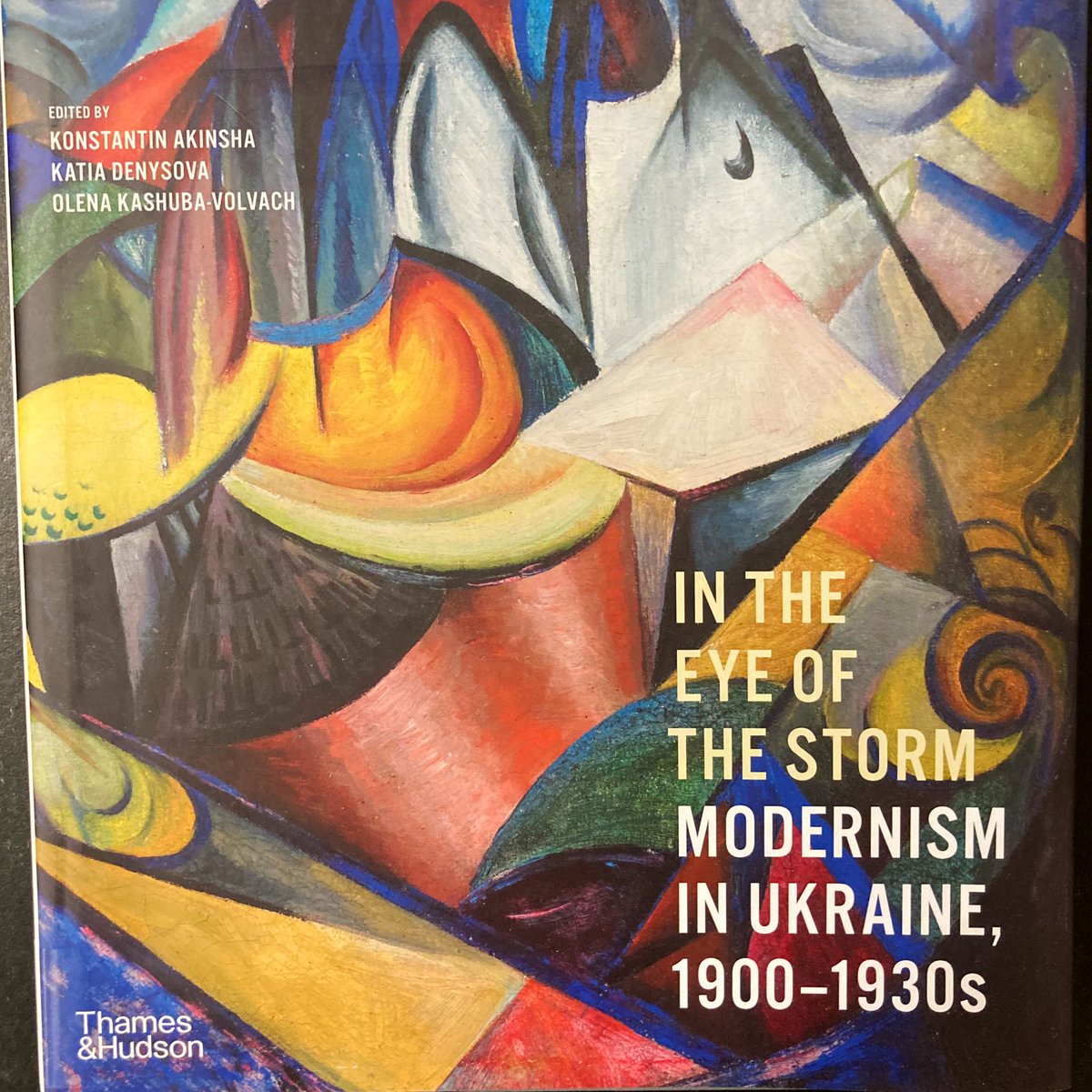 sasha_weirdsley's tweet photo. Some of the beautifully published and topical Ukrainian books I recently ordered for @UCLSSEESLibrary. Send me your suggestions on how to expand Ukrainian collections! Vihola, Rodovid, Komora items are already on the list. https://t.co/f7m0eCXJaQ