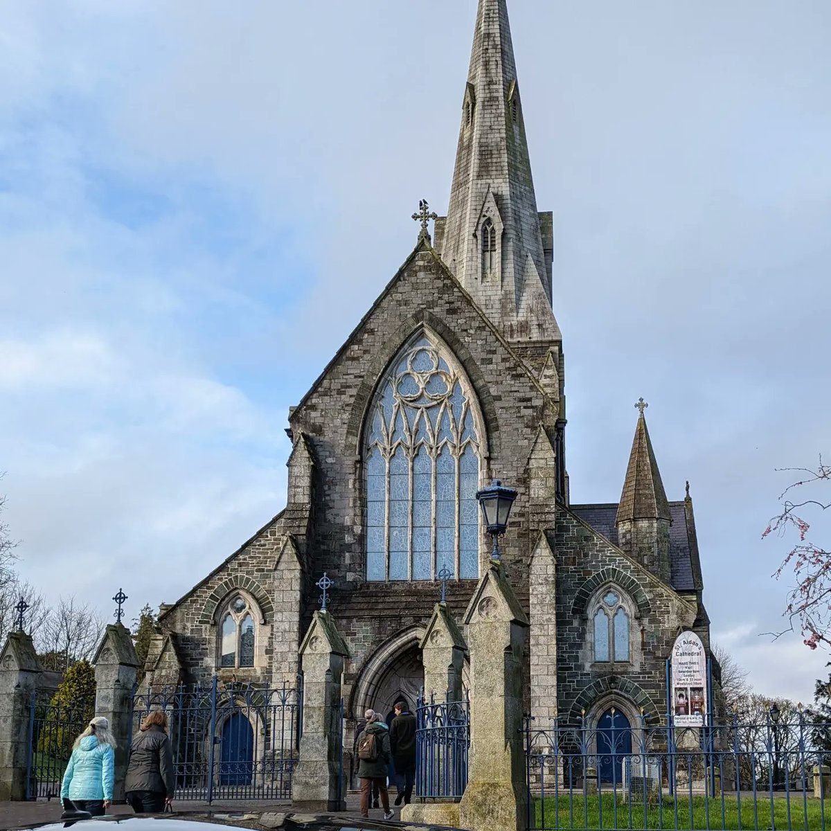 davids_tta's tweet image. St. Aidan's cathedral in #enniscorthy the link between Aidan &amp;amp; St. David is how we are reestablishing #ancientconnections Enniscorthy is a poignant place in the troubled history of Britain &amp;amp; Ireland. We are going right back &amp;amp; starting again.