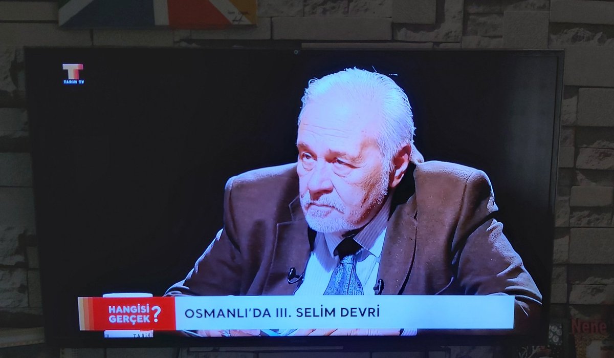 Tarih TV yeni çıkmış galiba çok güzel konular işleniyor...
Pazar günüme @ILBERORTAYLIGSU hocamla merhaba dedim...
#TarihTv