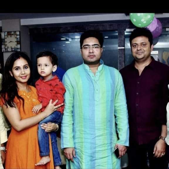 Sujan_Speak's tweet photo. চিটিংবাজ দের ভরসা একটাই।
মূল ঠিকানা একটাই।
৩০বি, হরিশ চ্যাটার্জি-ব্যানার্জি স্ট্রিট।। https://t.co/sc7I616atL